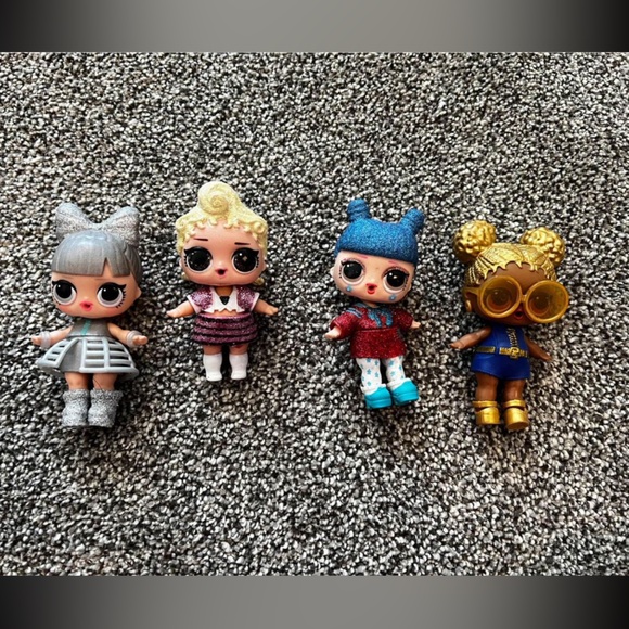 L.O.L. Surprise! Glitter Dolls Set - Silver, Gold, Blue, Red - Picture 4 of 7